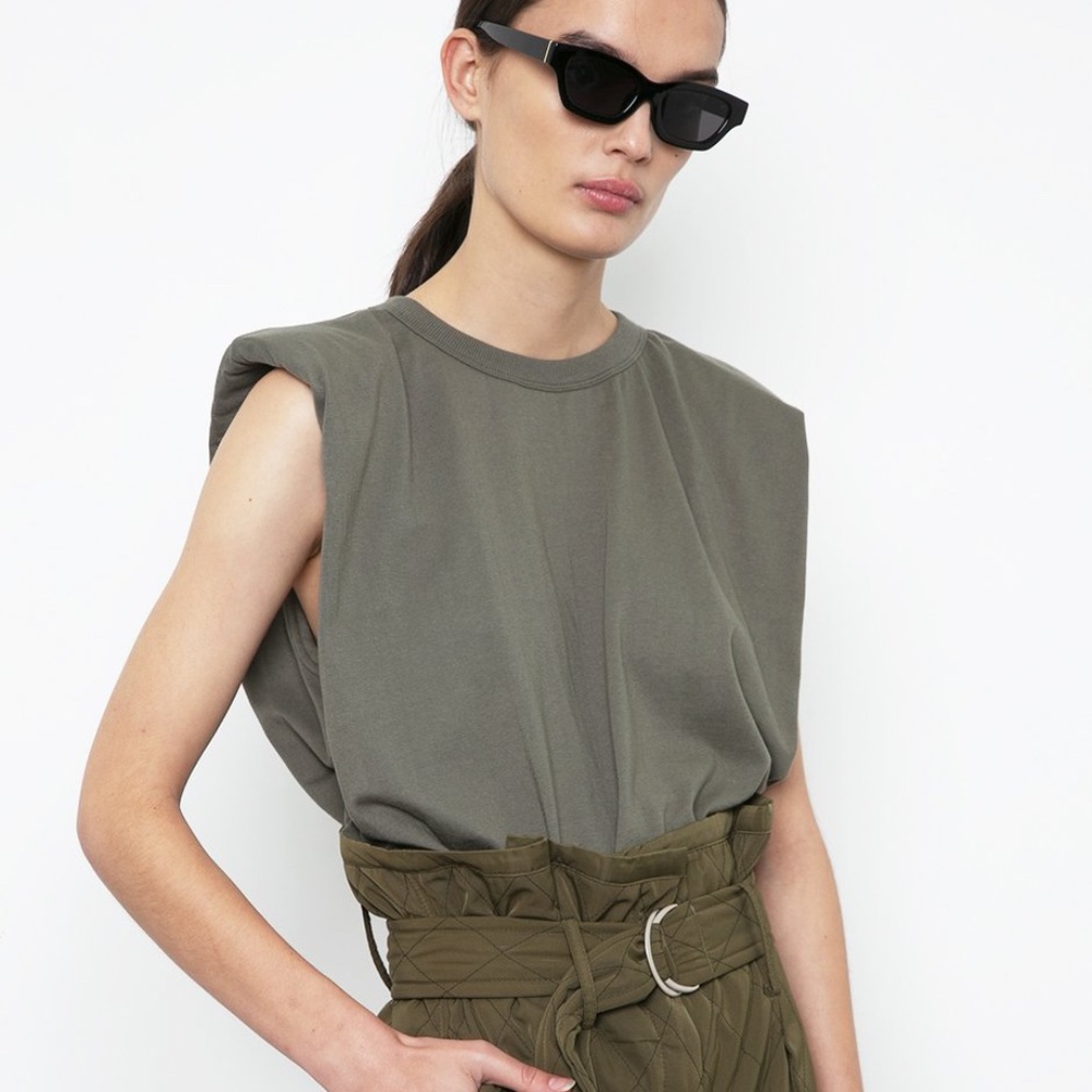 FRANKIE SHOP EVA PADDED SHOULDER MUSCLE T-SHIRT